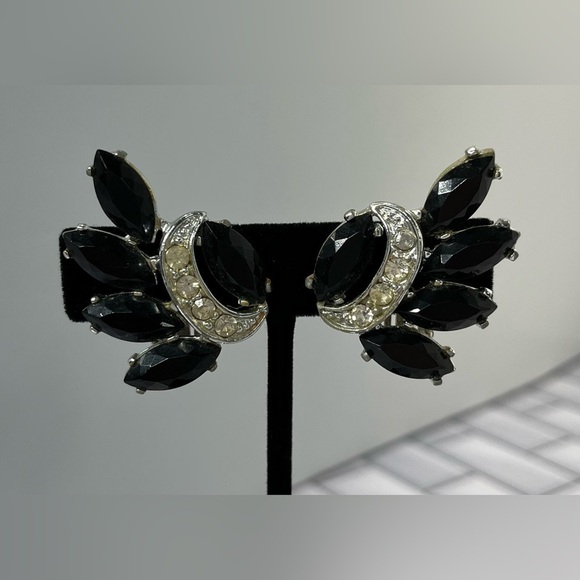 Vintage Sarah Coventry Womens Vienna Nights Black Rhinestone Clip On Earrings - Picture 1 of 8